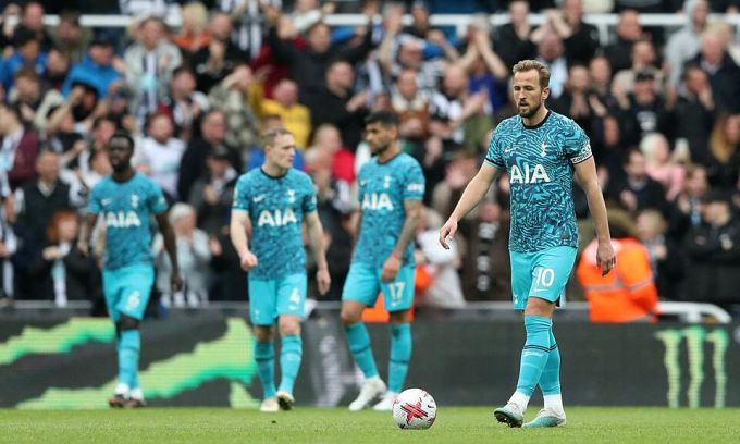 Harry Kane ghi bàn nhưng Tottenham thua đậm