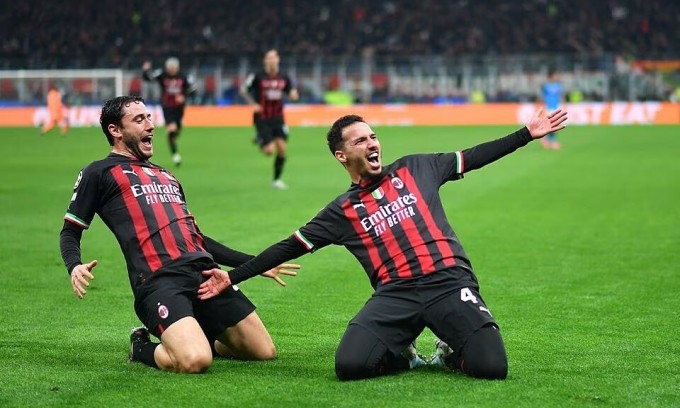 Bennacer chia vui sau khi ghi bàn duy nhất cho AC Milan