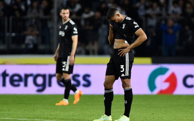 Juventus đón nhận trận thua trước Empoli