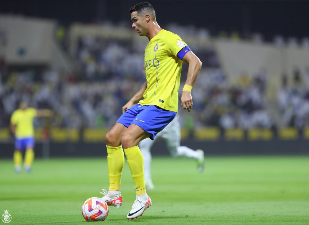 Ronaldo ghi ba bàn thắng giúp Al Nassr thắng lớn